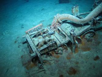 Quarterdeck depth charge rack - inverted on seabed